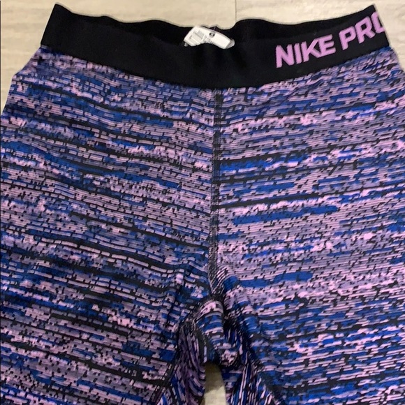 Nike pro woman’s Leggings - Picture 2 of 2